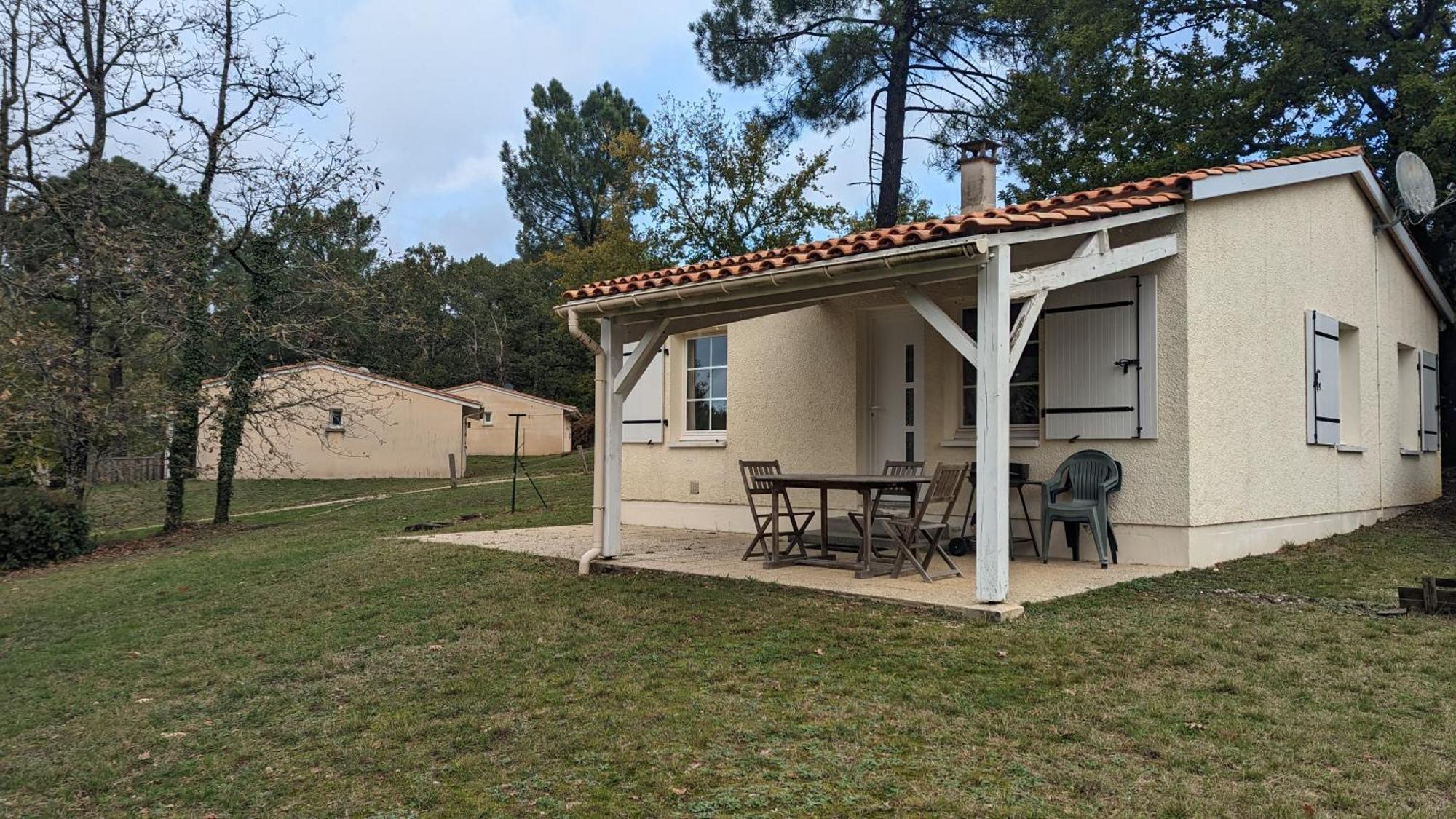 Etang Vallier Resort Brossac Exterior photo